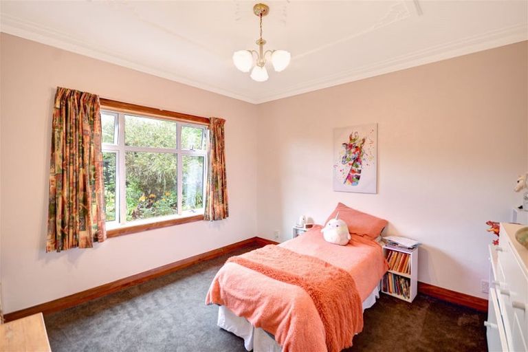 Photo of property in 18 Glenross Street, Glenross, Dunedin, 9011
