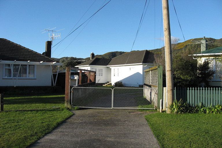 Photo of property in 20 Roberts Street, Wainuiomata, Lower Hutt, 5014