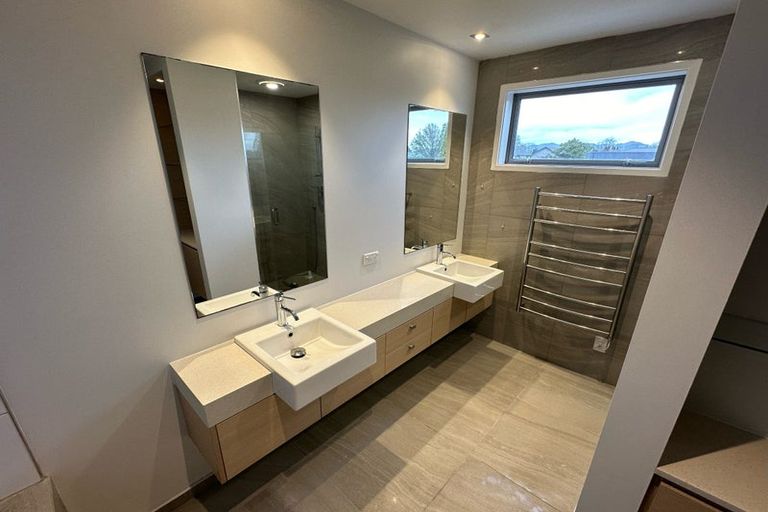 Photo of property in 18 Bryndwr Road, Fendalton, Christchurch, 8052