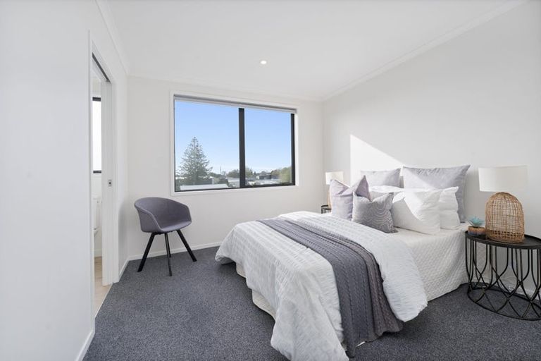 Photo of property in 5/5 Peachgrove Road, Te Atatu Peninsula, Auckland, 0610