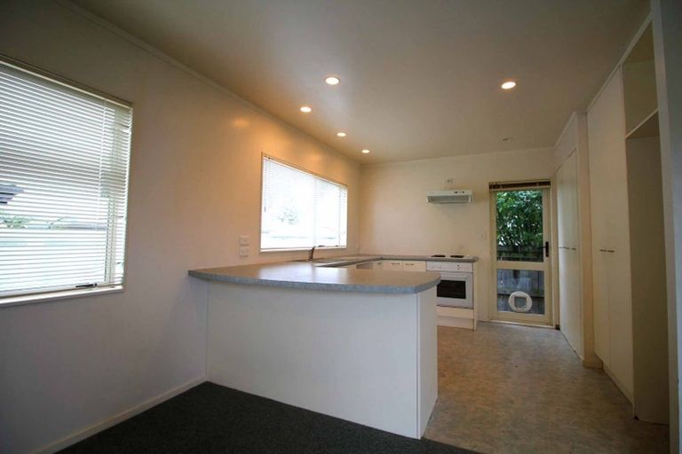 Photo of property in 27 Coniston Avenue, Te Atatu South, Auckland, 0610