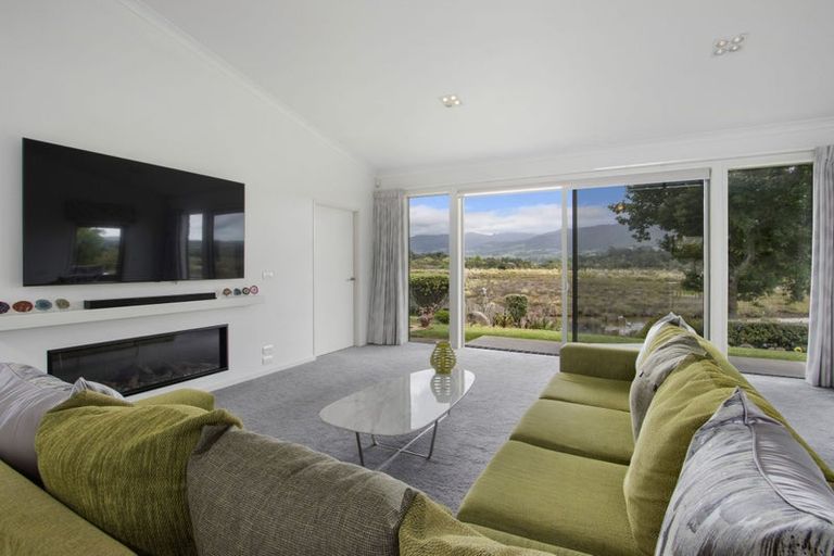 Photo of property in 21 Riverside Place, Katikati, 3129