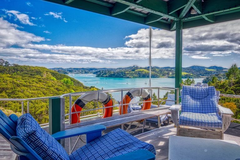 Photo of property in 104 Te Wahapu Road, Russell, 0272