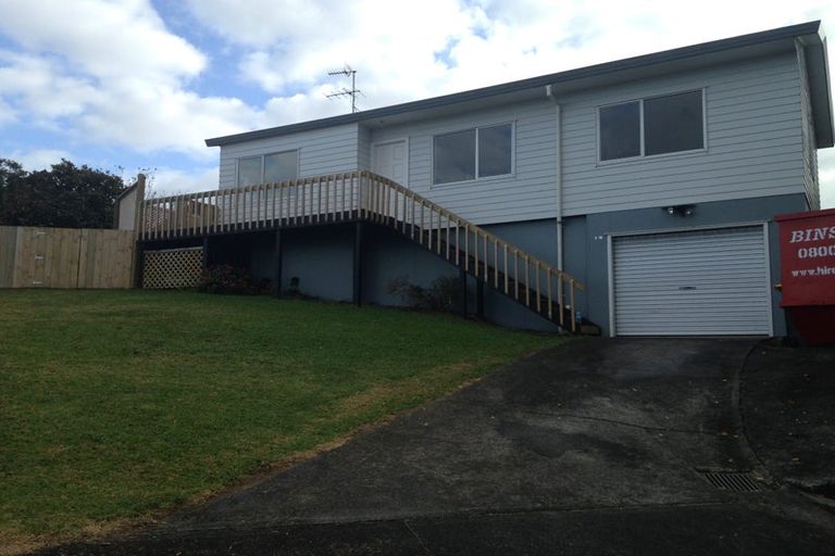 Photo of property in 2/48 Sandgate Avenue, Botany Downs, Auckland, 2010
