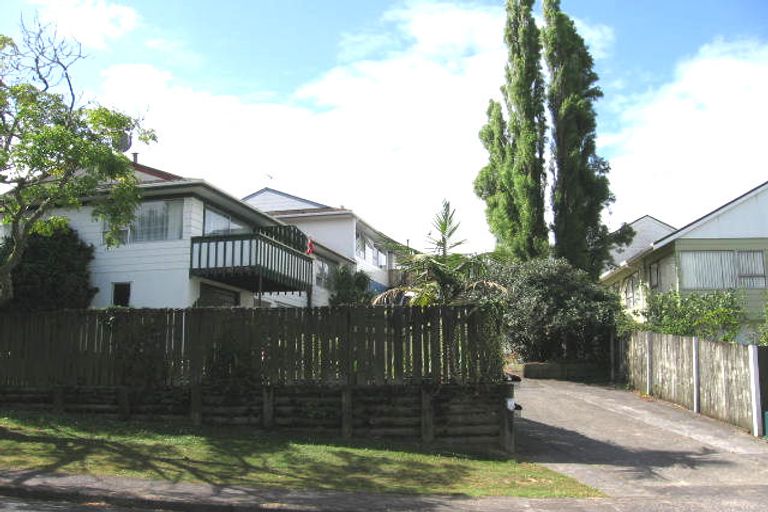 Photo of property in 1/51 Simon Ellice Drive, Bayview, Auckland, 0629