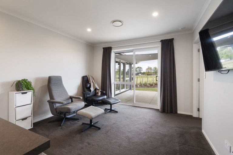 Photo of property in 11 Landon Way, Maewa, Feilding, 4702