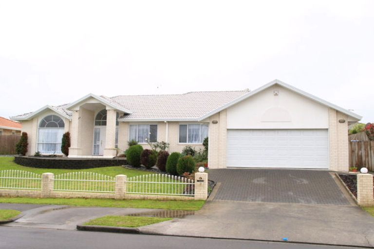 Photo of property in 3 Hagen Close, Golflands, Auckland, 2013