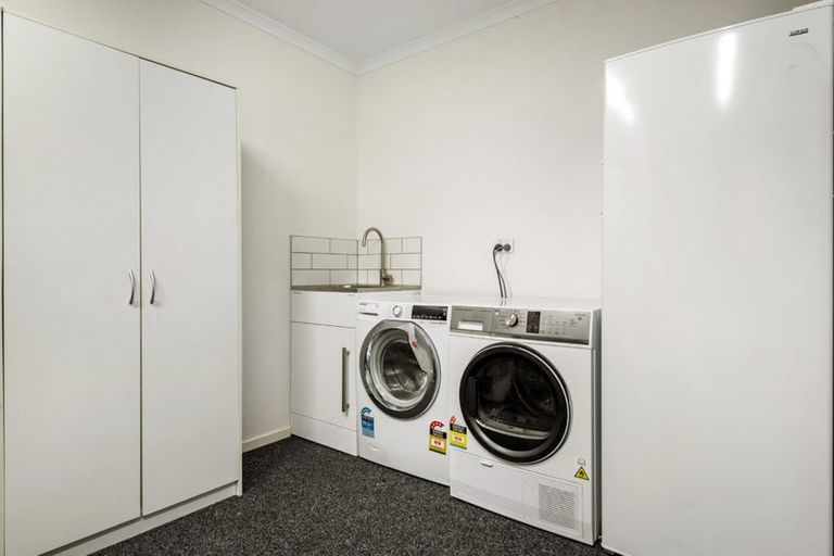 Photo of property in 17 Omahuru Road, Glenbrook, 2681