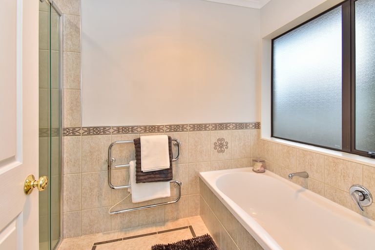 Photo of property in 7 Crannich Place, Wattle Downs, Auckland, 2103