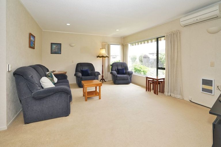 Photo of property in 83 Grosvenor Gardens, Flagstaff, Hamilton, 3210