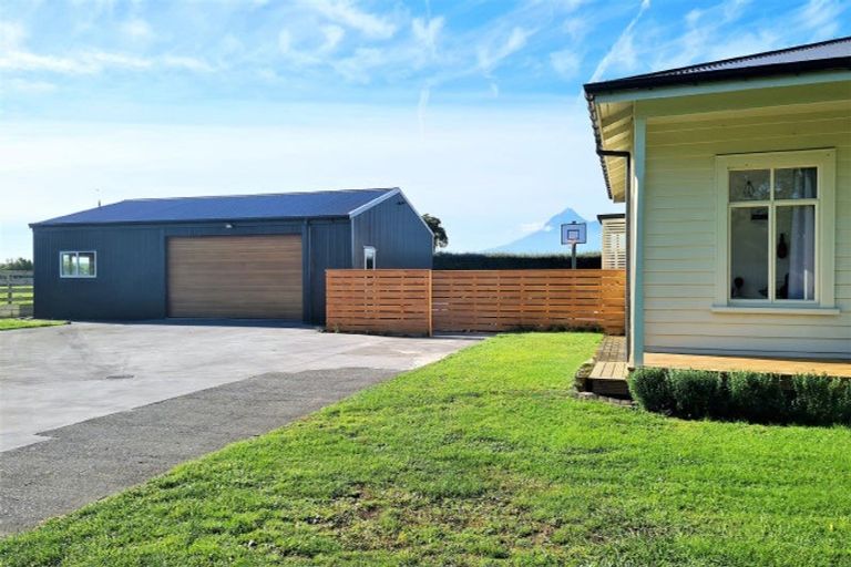 Photo of property in 3636 South Road, Opunake, 4682