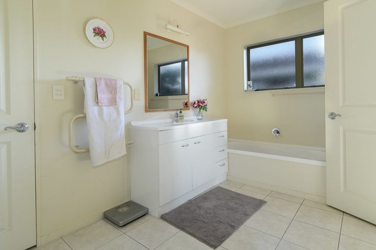 Photo of property in 379b Devonport Road, Tauranga South, Tauranga, 3112