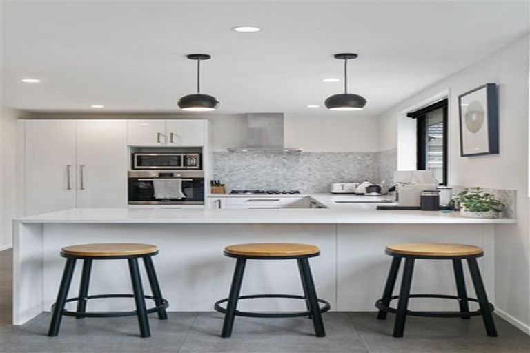 Photo of property in 71a Neil Avenue, Te Atatu Peninsula, Auckland, 0610