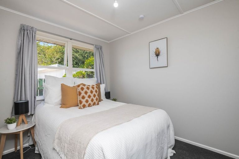 Photo of property in 58 Catherine Crescent, Paparangi, Wellington, 6037