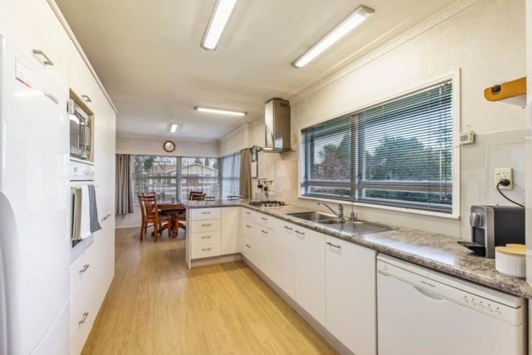 Photo of property in 1 Bushlands Place, Opaheke, Papakura, 2113