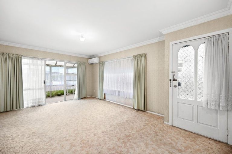 Photo of property in 1 Hilton Road, St Andrews, Hamilton, 3200