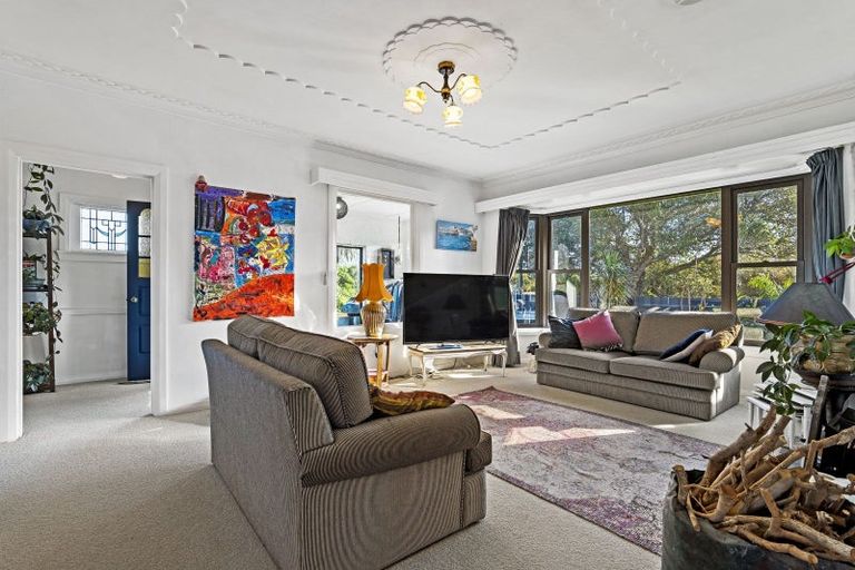 Photo of property in 69 Domett Street, Opunake, 4616