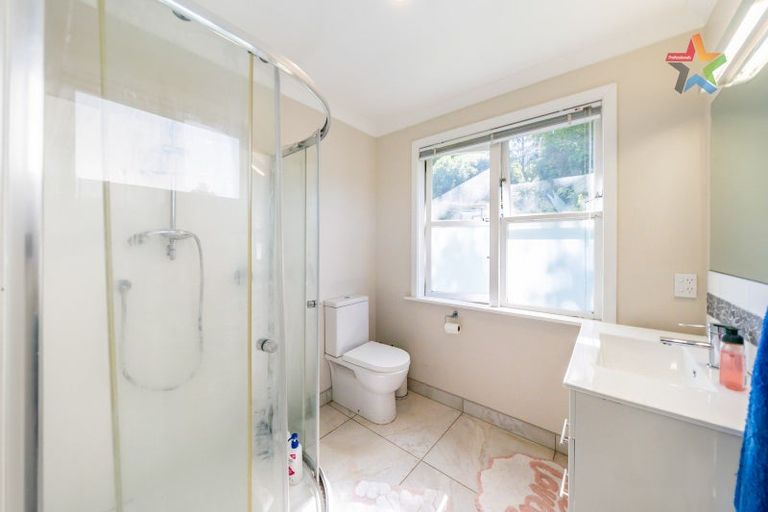 Photo of property in 25 Thomas Street, Stokes Valley, Lower Hutt, 5019