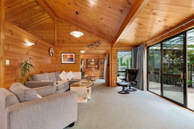 Photo of property in 76 Simpson Road, Papamoa Beach, Papamoa, 3118