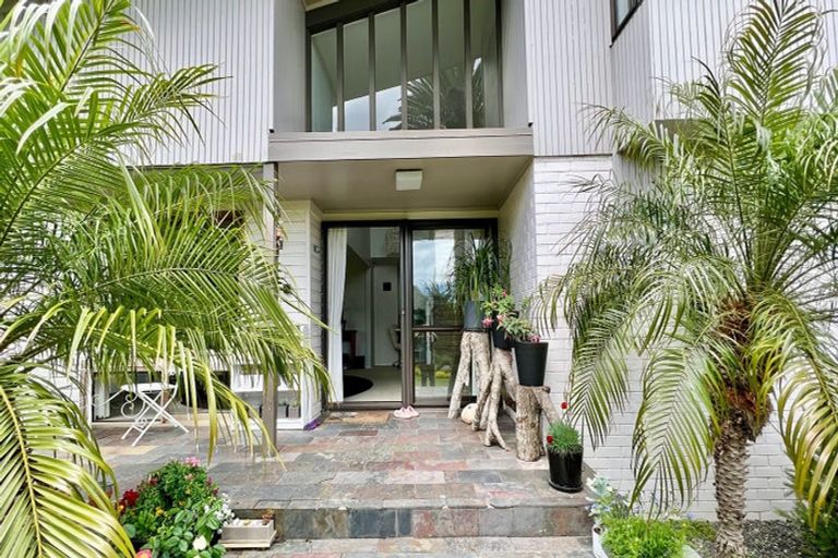 Photo of property in 24 Seneca Court, Golflands, Auckland, 2013