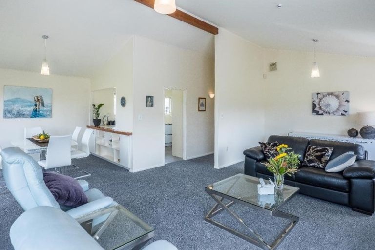 Photo of property in 50 Golf Road, Paraparaumu Beach, Paraparaumu, 5032