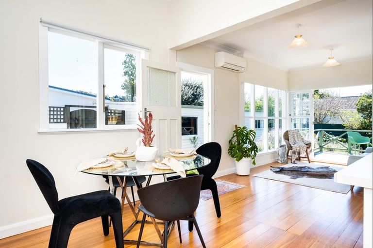 Photo of property in 19 Vigor Brown Street, Napier South, Napier, 4110