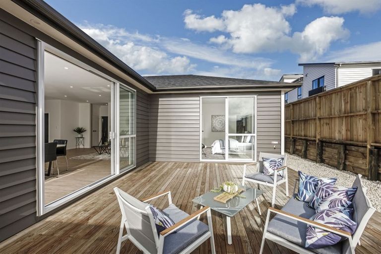 Photo of property in 5 Ropere Street, Kumeu, 0810