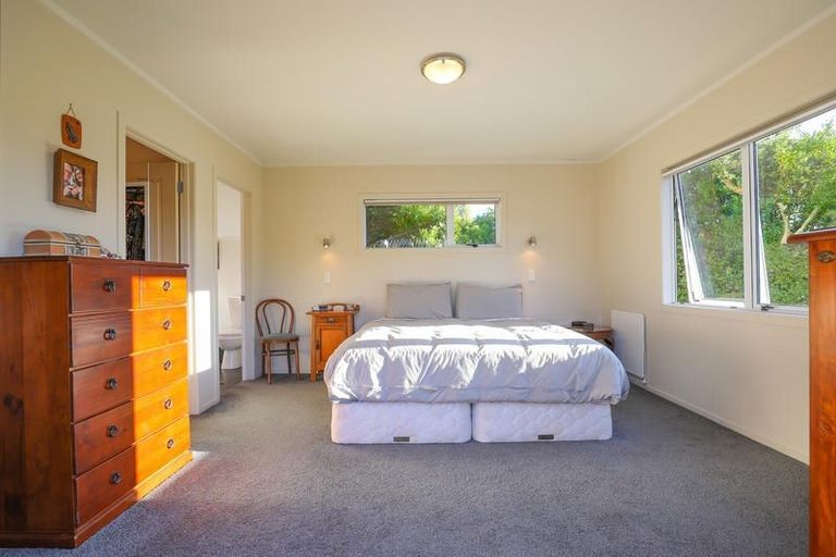 Photo of property in 68 Kinloch Road, Kinloch, Taupo, 3377