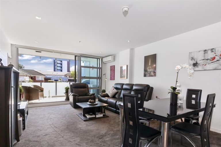 Photo of property in Maison Apartments, 107/16 Huron Street, Takapuna, Auckland, 0622
