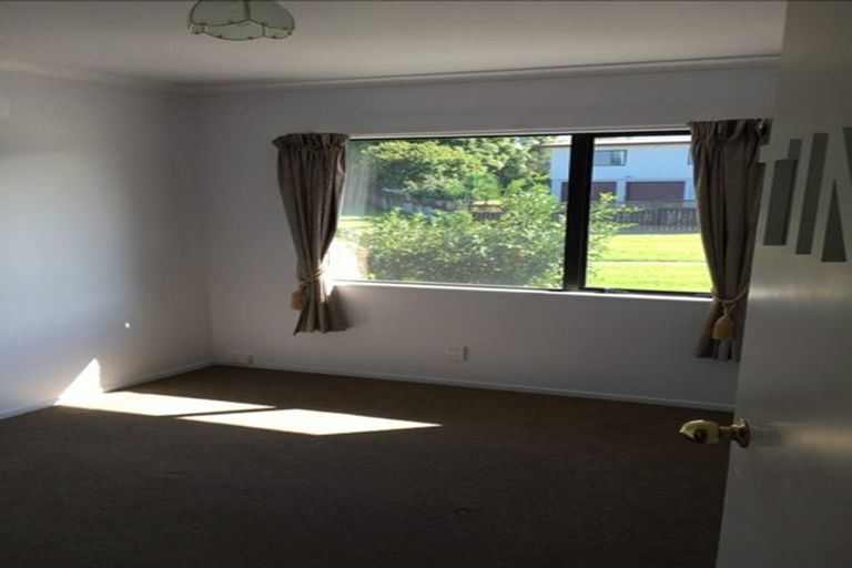 Photo of property in 28a Hoylake Place, Wattle Downs, Auckland, 2103