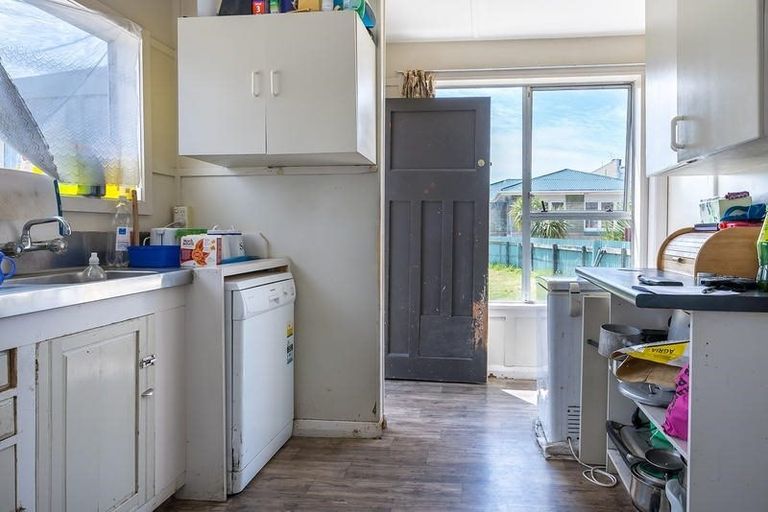 Photo of property in 65 Bradshaw Street, South Dunedin, Dunedin, 9012