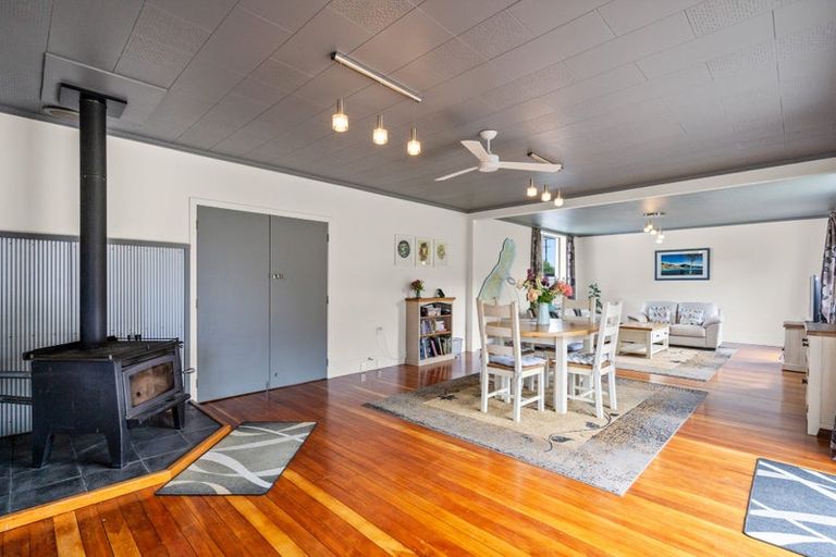 Photo of property in 2268 Ohai Clifden Highway, Orawia, Otautau, 9682