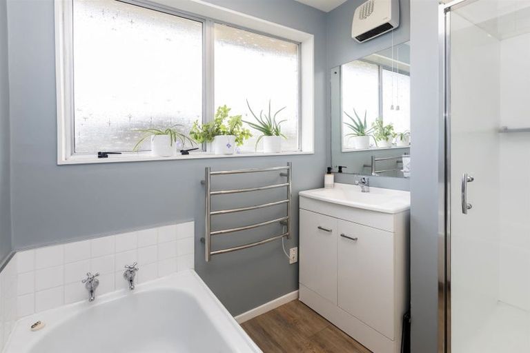 Photo of property in 5 Royal Park Drive, Parklands, Christchurch, 8083