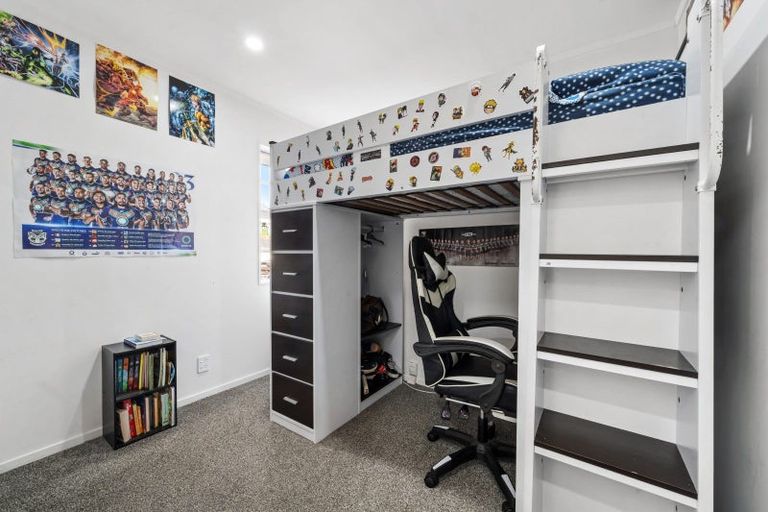 Photo of property in 1/3 Benygloe Place, Highland Park, Auckland, 2010