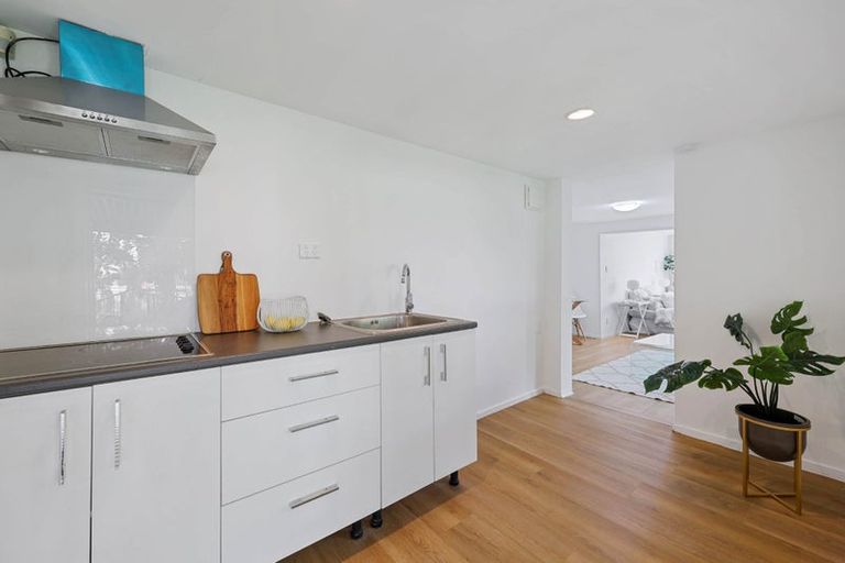 Photo of property in 13 Seymour Road, Mellons Bay, Auckland, 2014