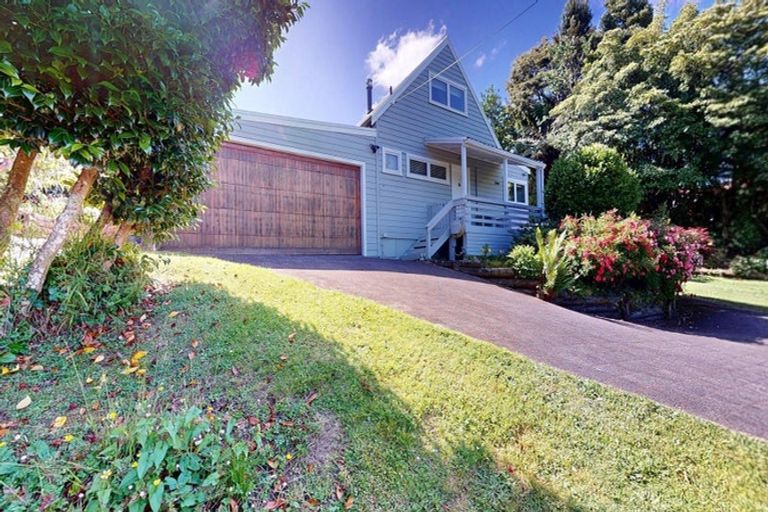 Photo of property in 6 Calder Road, Lake Okareka, Rotorua, 3076