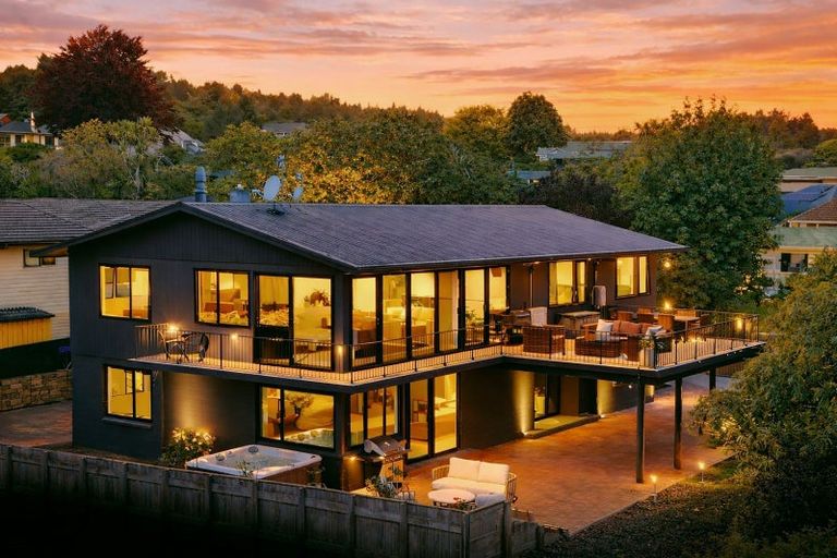 Photo of property in 1 Norfolk Road, Waipahihi, Taupo, 3330