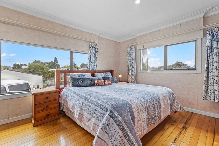 Photo of property in 16 Waterview Road West, Stanley Point, Takanini, 0624