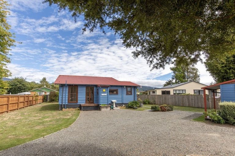 Photo of property in 4 Parekarangi Grove, Turangi, 3334