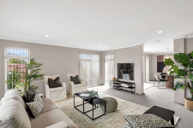 Photo of property in 11 Wai Place, One Tree Point, 0118