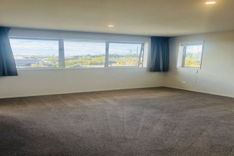 Photo of property in 10 Pakura Street, Pegasus, 7612