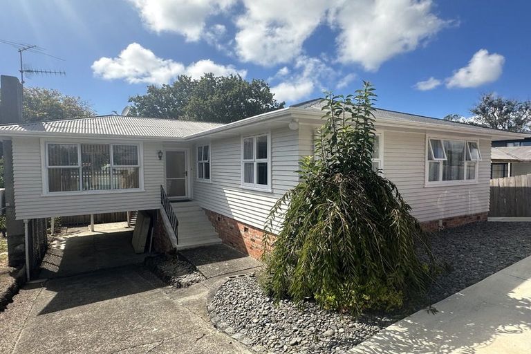 Photo of property in 49 Bruce Road, Glenfield, Auckland, 0629