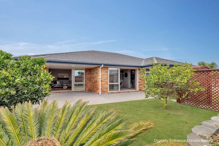 Photo of property in 11 Wai Place, One Tree Point, 0118