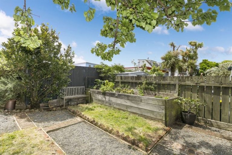 Photo of property in 35 Normanby Street, Newtown, Wellington, 6021