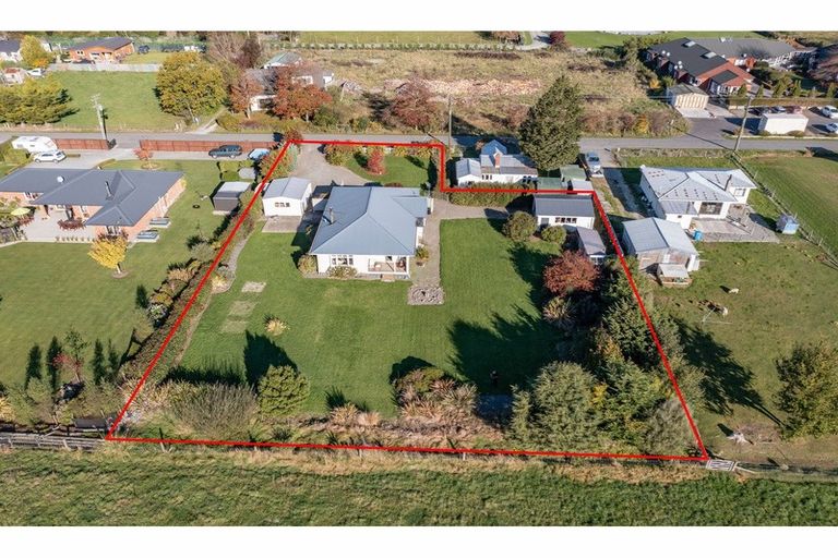 Photo of property in 4 Queen Street, Oxford, 7430