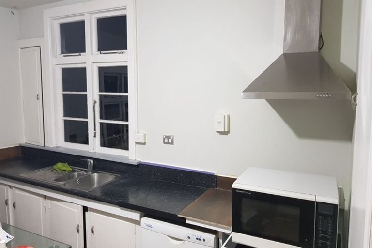 Photo of property in 297 Barbadoes Street, Christchurch Central, Christchurch, 8011