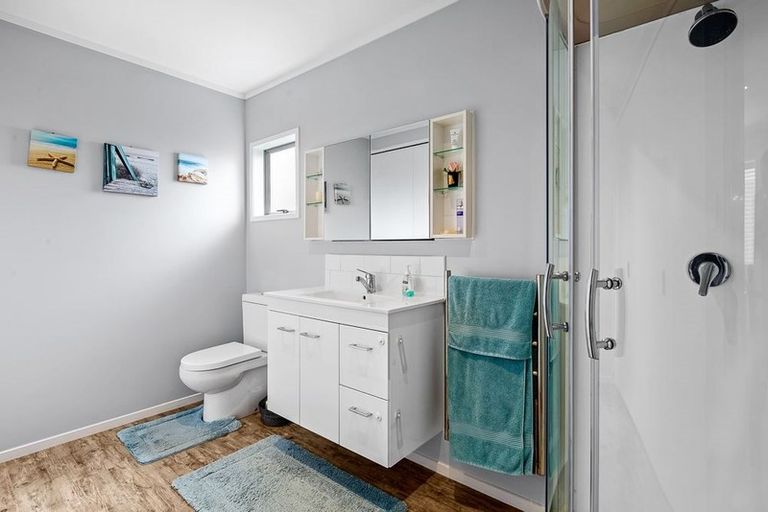 Photo of property in 1/12 Doment Crescent, Orewa, 0931