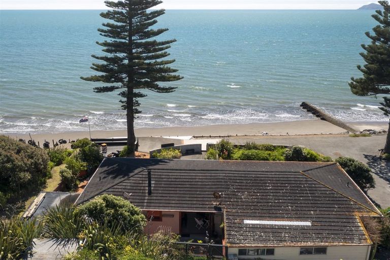 Photo of property in 2/33 Beach Road, Paekakariki, 5034
