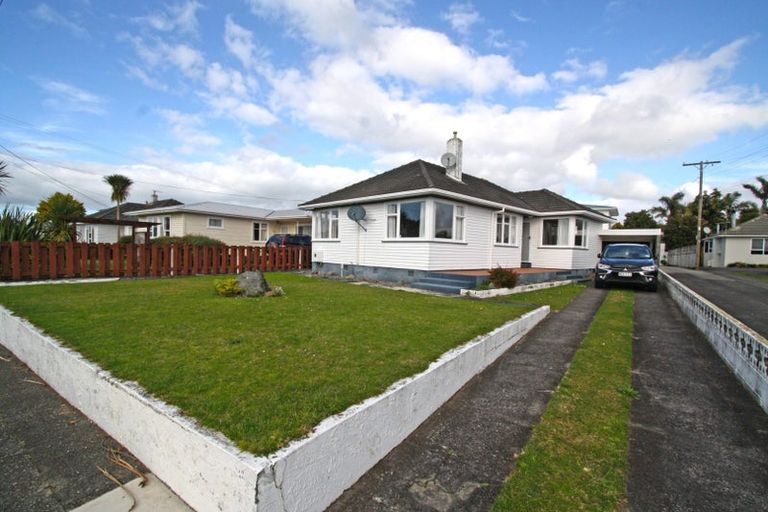 Photo of property in 10 Trafalgar Street, Westown, New Plymouth, 4310