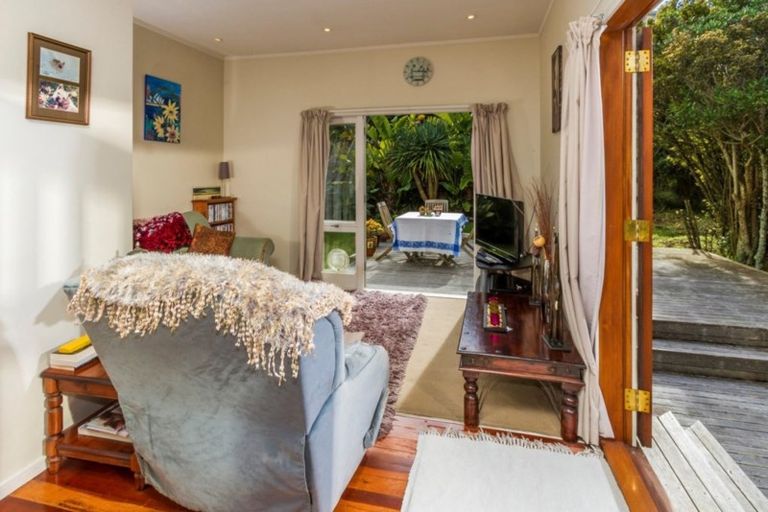 Photo of property in 72 Carlisle Road, Browns Bay, Auckland, 0632